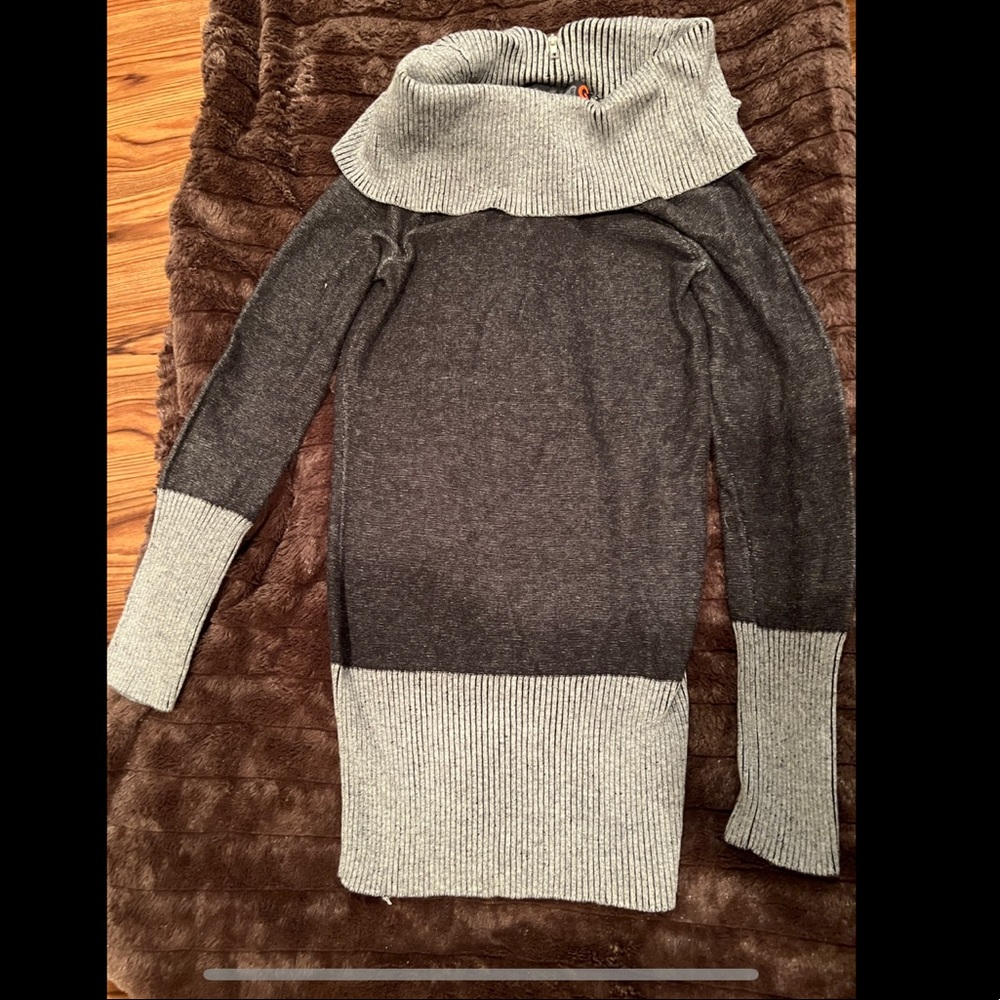 G by Guess sweater, size small
